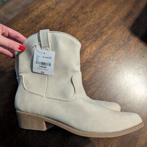 Women's Cream Ankle Boots